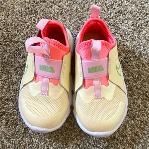 Nike toddler shoes size 8